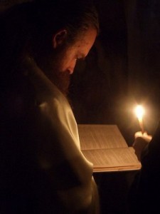 Faptul ca Arsenie Boca a devenit un brand pentru numerosi credinciosi, spune multe despre bazele religiei noastre 3
